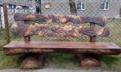 Скамья с резьбой